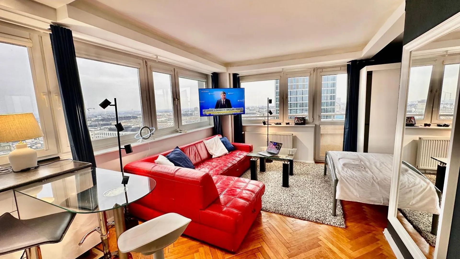 Sawa 6 Metro Fast Wifi 70'Tv Panorama Hbo, Netflix, Dsiney+ Apartment Warsaw