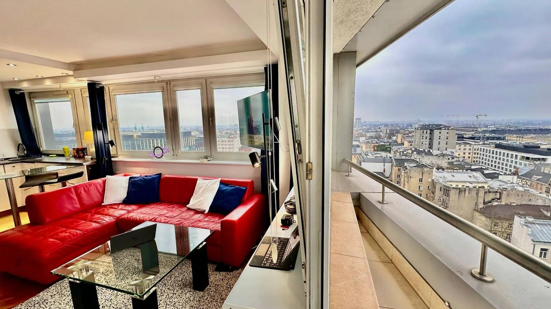 Sawa 6 Metro Fast Wifi 70'Tv Panorama Hbo, Netflix, Dsiney+ Apartment Warsaw Poland